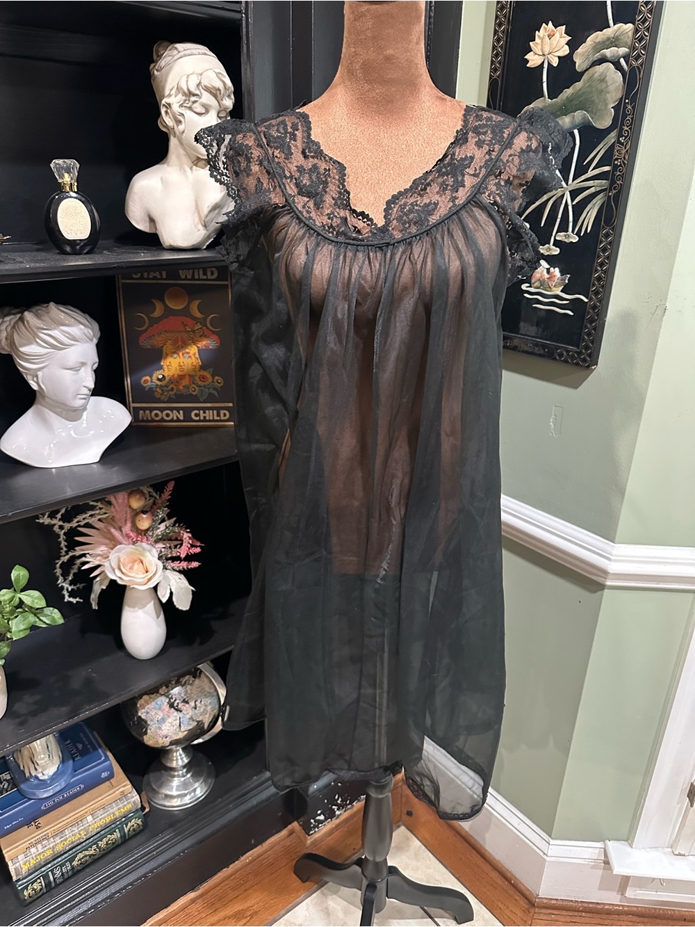 Vintage Leonora Sheer Lace Nightgown – Size S